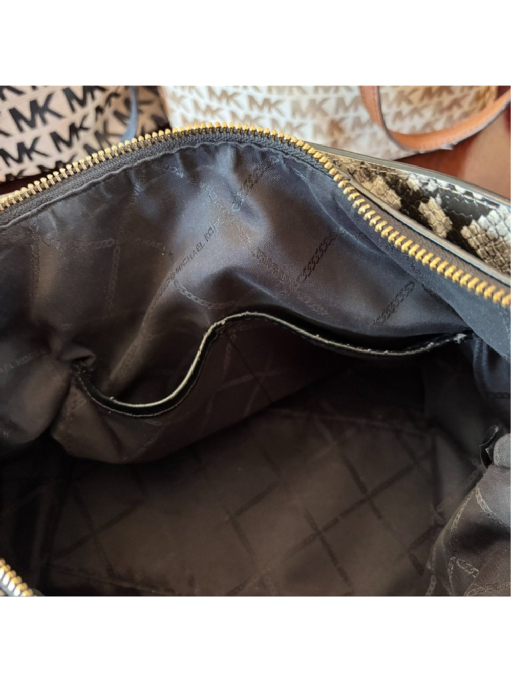 MICHAEL KORS COUTURE BLACK PEBBLE LEATHER WITH SNAKE PRINT HOBO BAG & WALLET EUC - Picture 8 of 11
